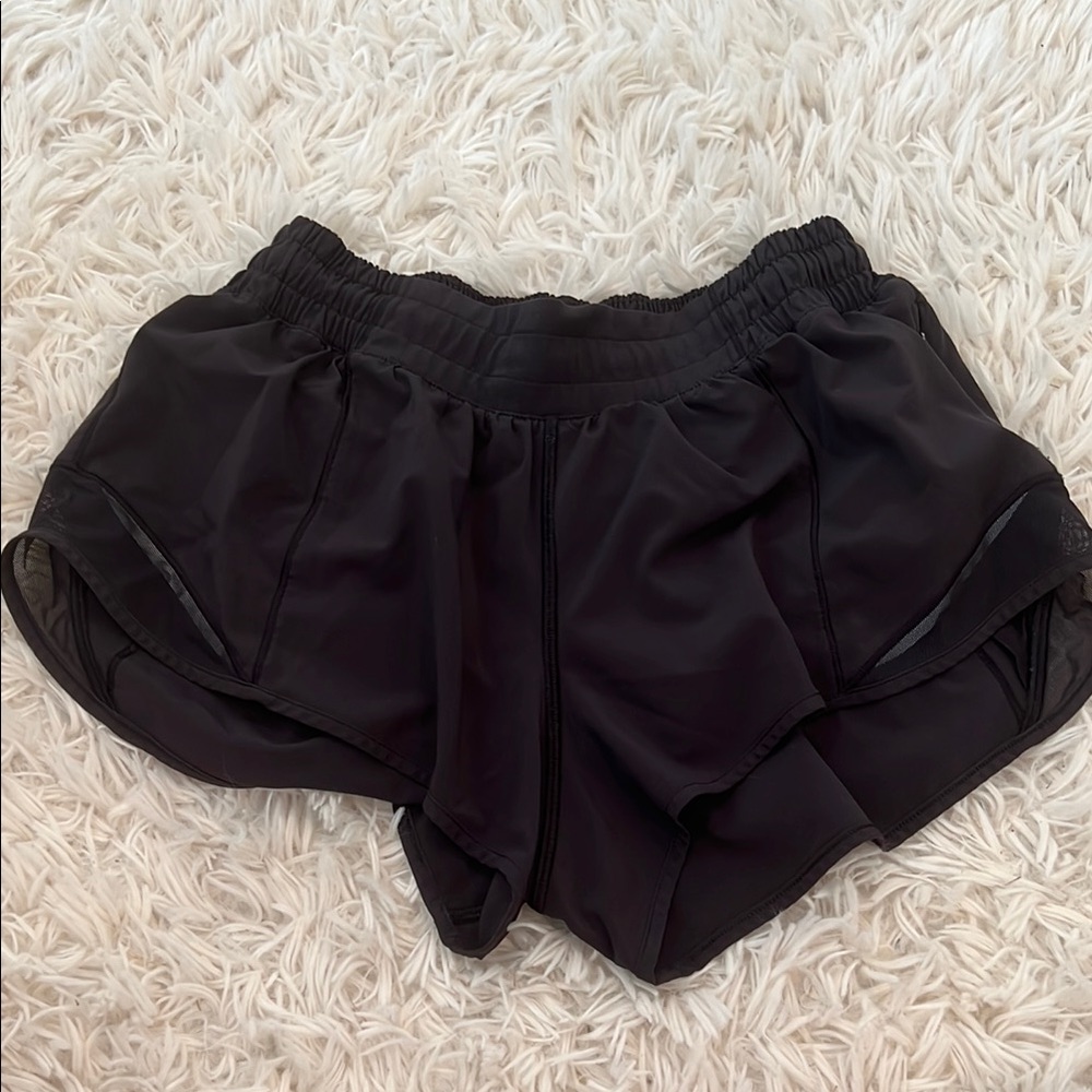 Lululemon Hotty Hot Low-Rise Lined
Short 2.5"